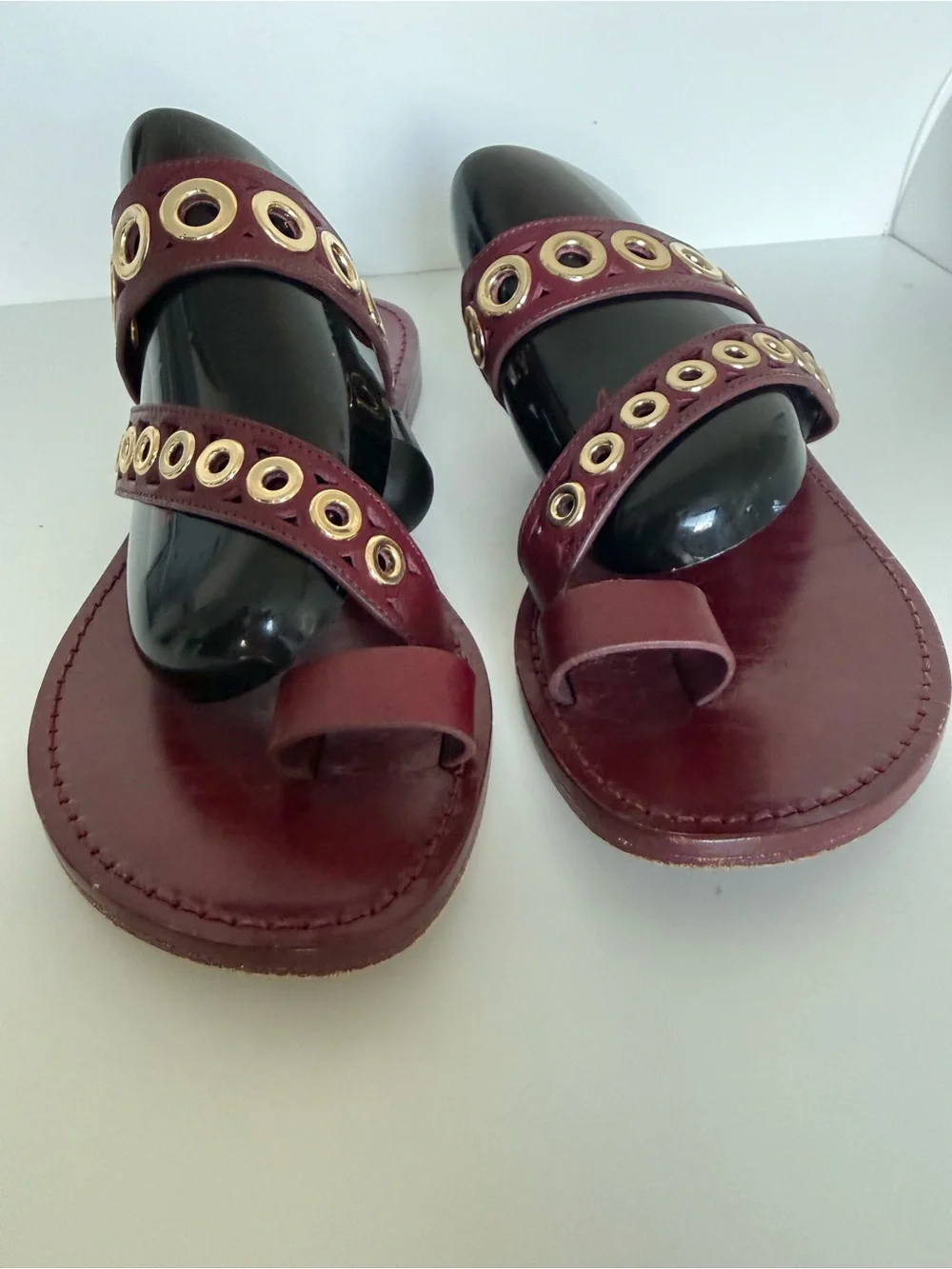 Sandro Burgundy Leather Grommet Gladiator Sandals EU40 US 9 Gold Stud Flat Slide